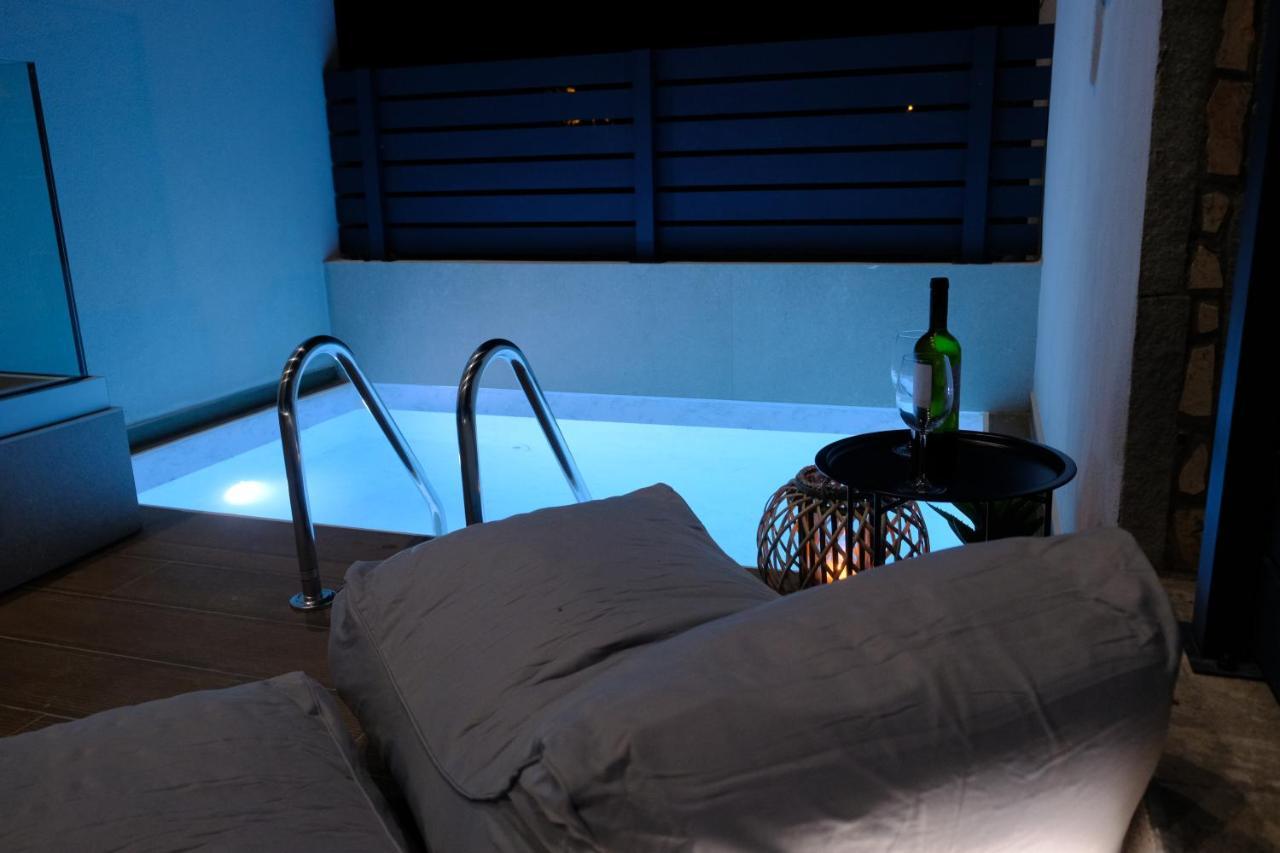 Aelia Seaside Luxury Suites Nea Karvali Exterior photo