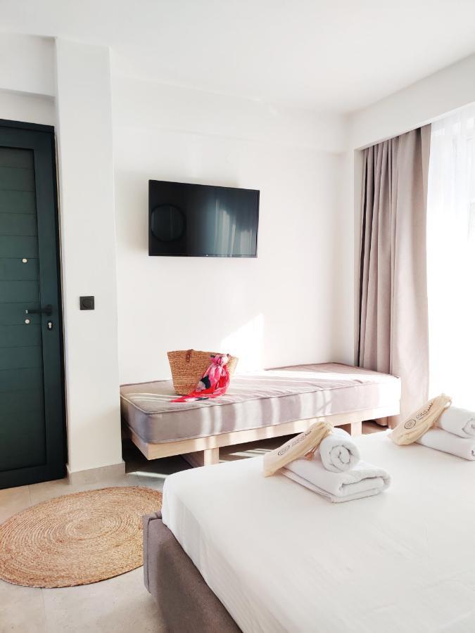 Aelia Seaside Luxury Suites Nea Karvali Exterior photo