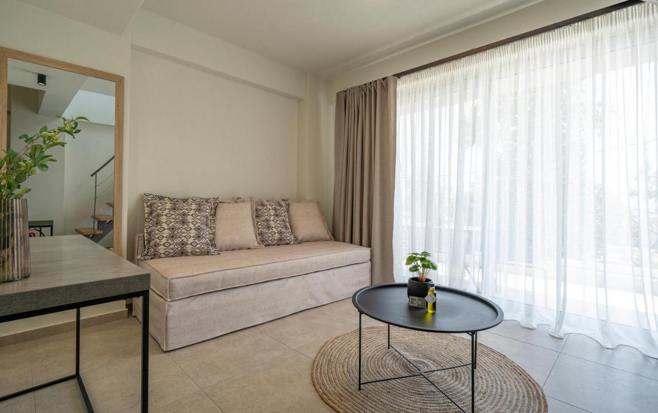 Aelia Seaside Luxury Suites Nea Karvali Exterior photo