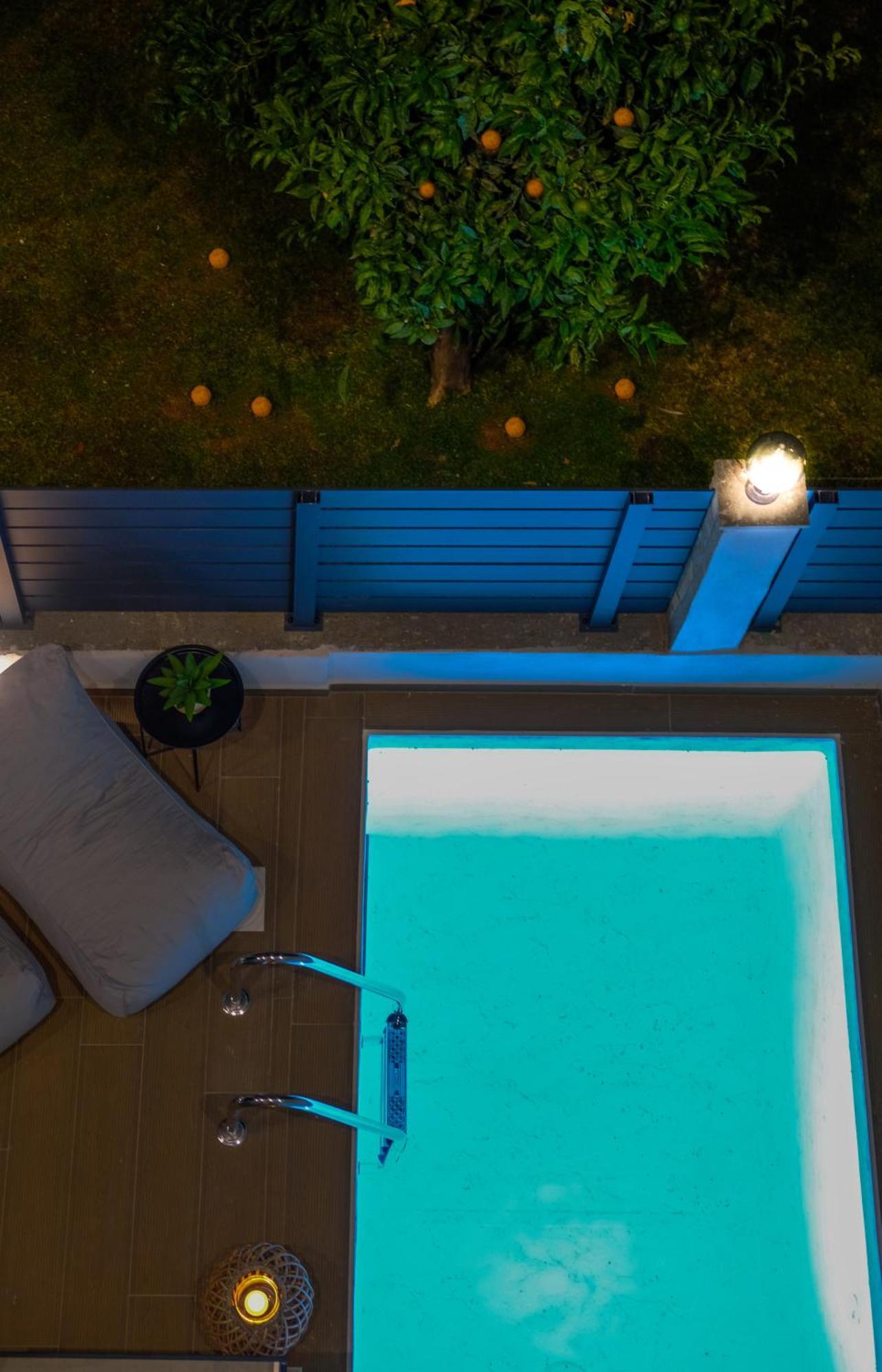 Aelia Seaside Luxury Suites Nea Karvali Room photo