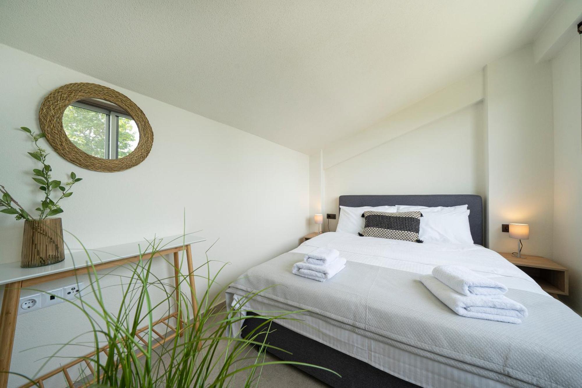 Aelia Seaside Luxury Suites Nea Karvali Room photo